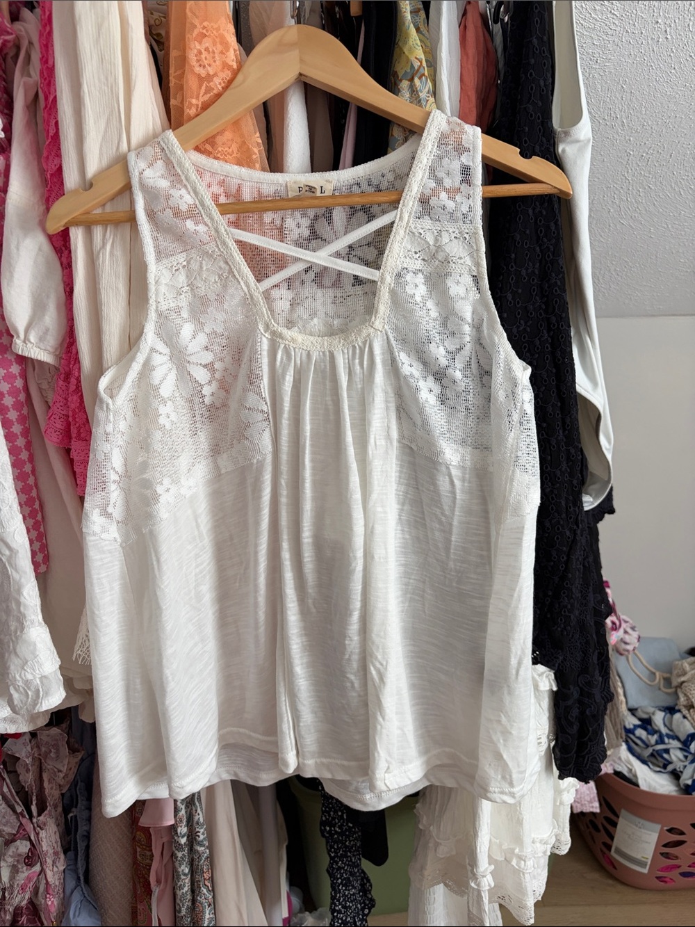 Pol Women’s White Lace-Accent Sleeveless Top